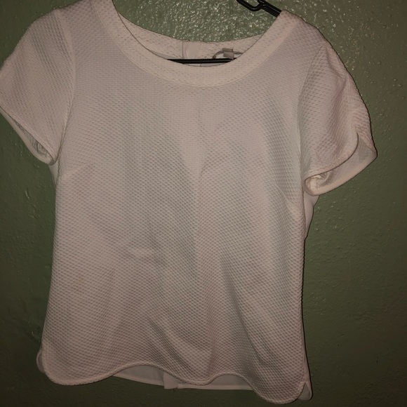 Waffled cream blouse. - Picture 2 of 3